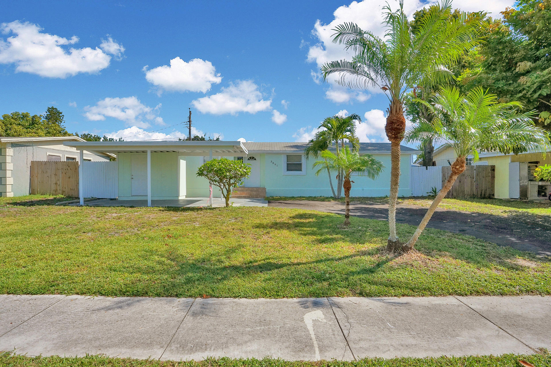 3891 Mackinac Road Lake Worth, FL 33462 - Photo 18 of 21 Front