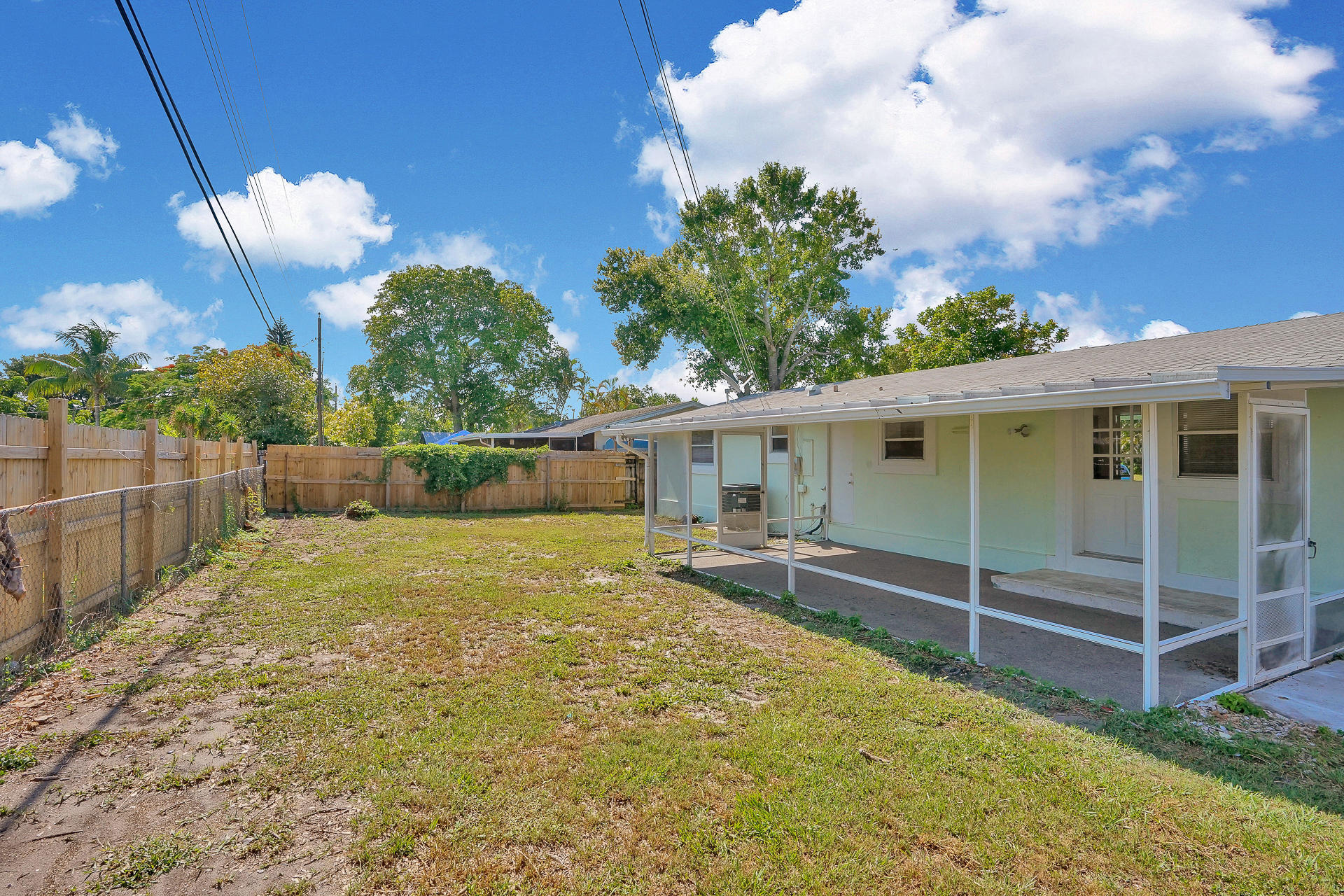 3891 Mackinac Road Lake Worth, FL 33462 - Photo 20 of 21 Spacious yard