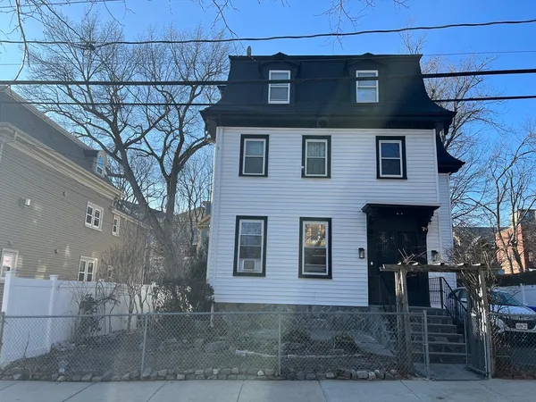 $2,450 | 81 Thornton Street, Unit 3, Boston, MA 02119