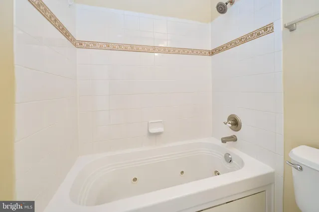 $2,700 | 43865 Hickory Corner Terrace, Unit 114, Ashburn, VA 20147