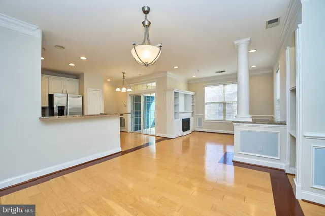 $2,700 | 43865 Hickory Corner Terrace, Unit 114, Ashburn, VA 20147