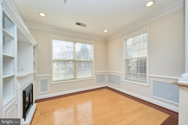 $2,700 | 43865 Hickory Corner Terrace, Unit 114, Ashburn, VA 20147