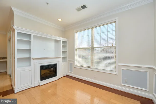 $2,700 | 43865 Hickory Corner Terrace, Unit 114, Ashburn, VA 20147