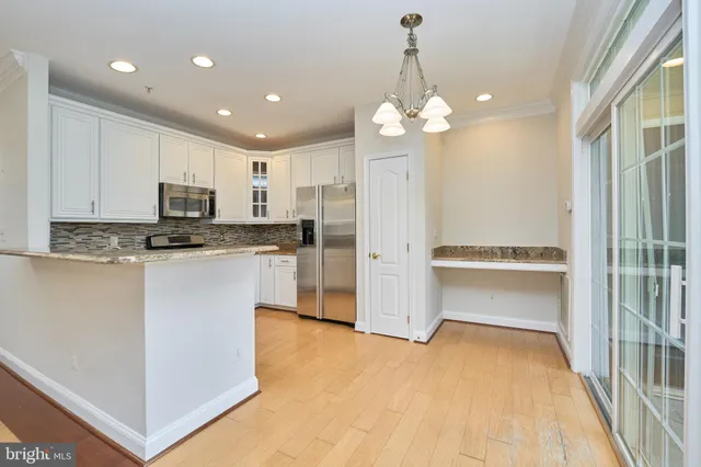 $2,700 | 43865 Hickory Corner Terrace, Unit 114, Ashburn, VA 20147