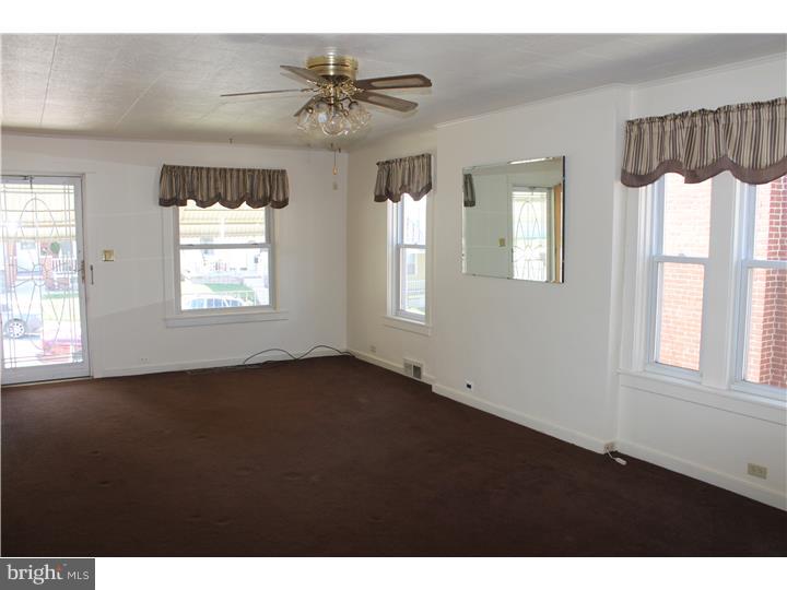3625 Ridgeway Street Laureldale, PA 19605 - Photo 7 of 20 Living Room