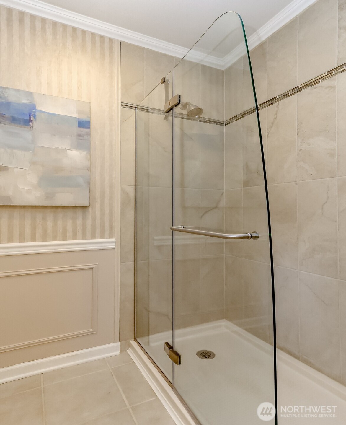 4444 44th Avenue Southwest, Unit 405 Seattle, WA 98116 - Photo 20 of 32 a bathroom with a shower