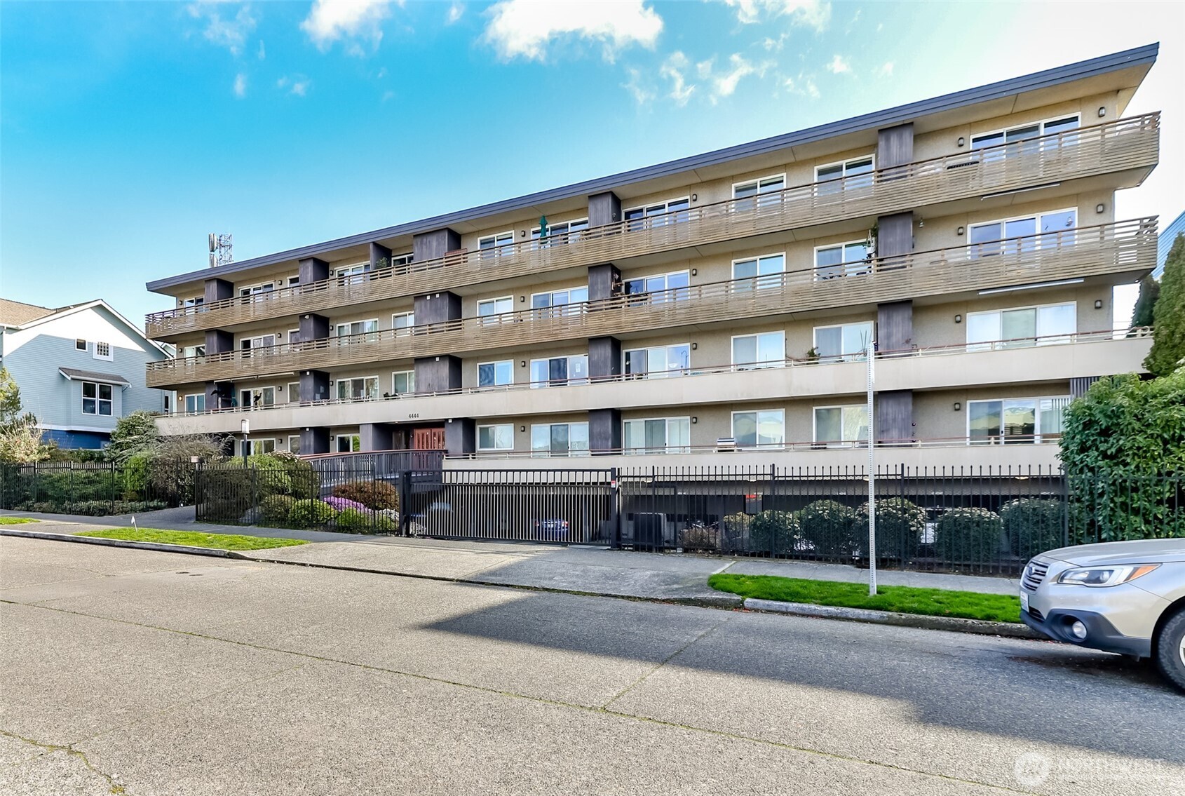 4444 44th Avenue Southwest, Unit 405 Seattle, WA 98116 - Photo 2 of 32 a building view