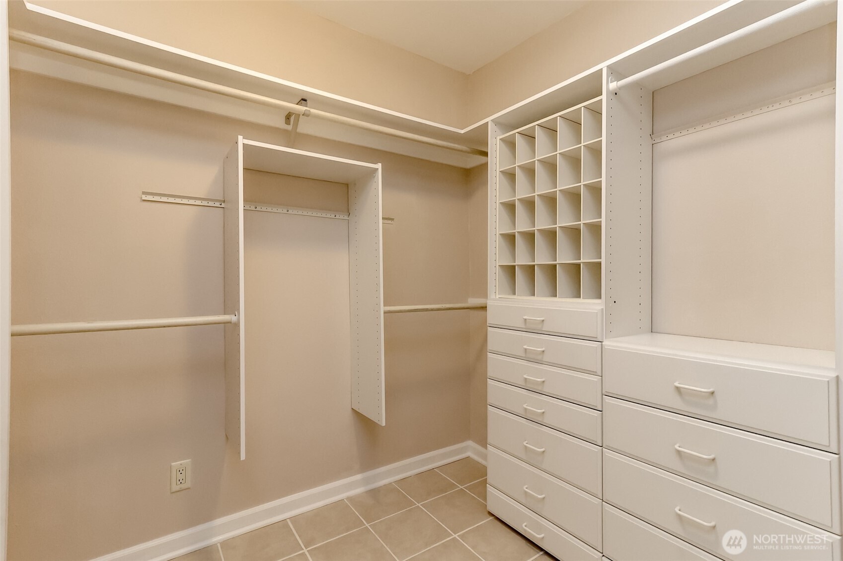 4444 44th Avenue Southwest, Unit 405 Seattle, WA 98116 - Photo 21 of 32 a view of an empty walk in closet