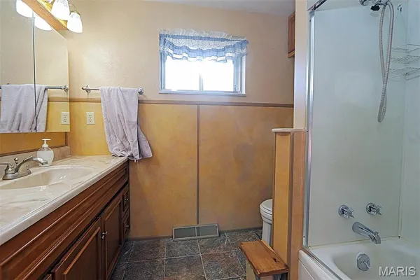 $200,000 | 5049 Highway 72, Jackson, MO 63755