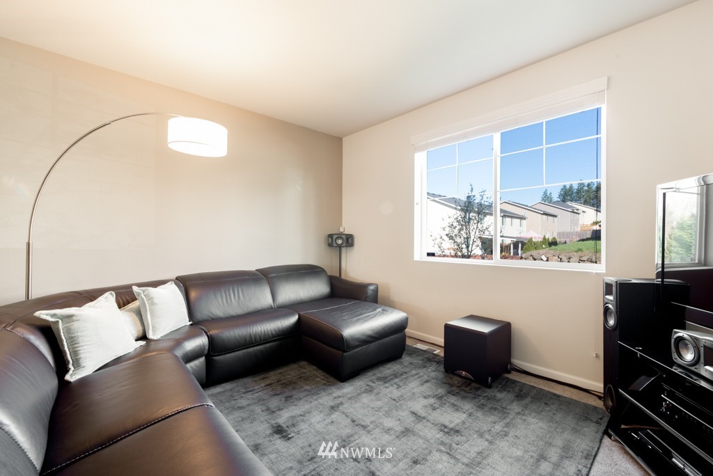 4921 Northeast 5th Street Renton, WA 98059 - Photo 3 of 21