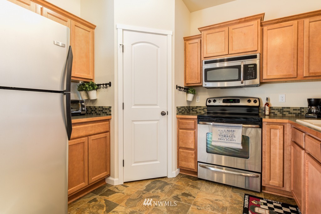 4921 Northeast 5th Street Renton, WA 98059 - Photo 8 of 21