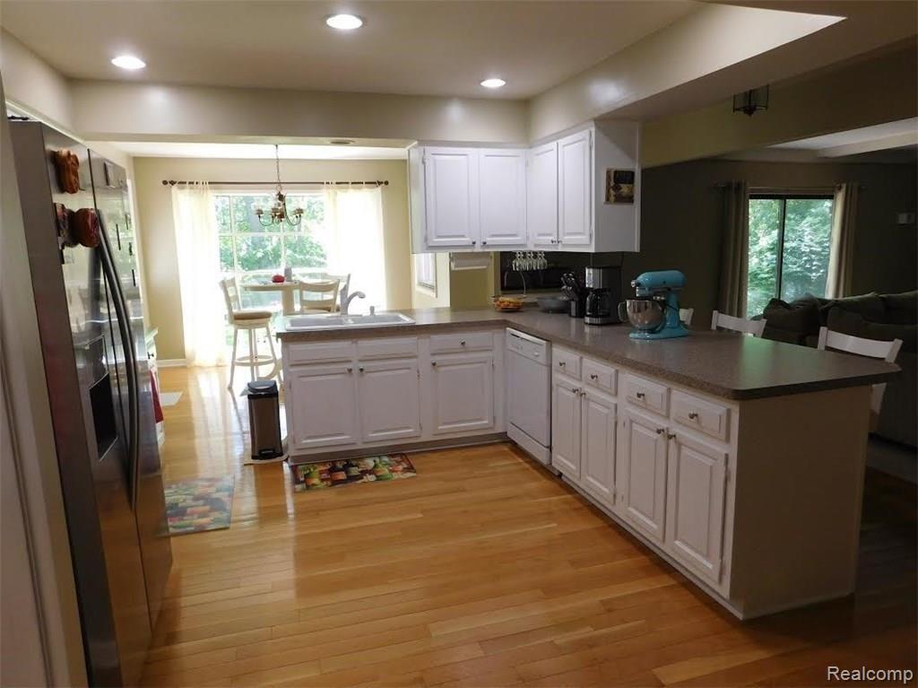 3357 Innsbrook Drive Rochester Hills, MI 48309 - Photo 7 of 20