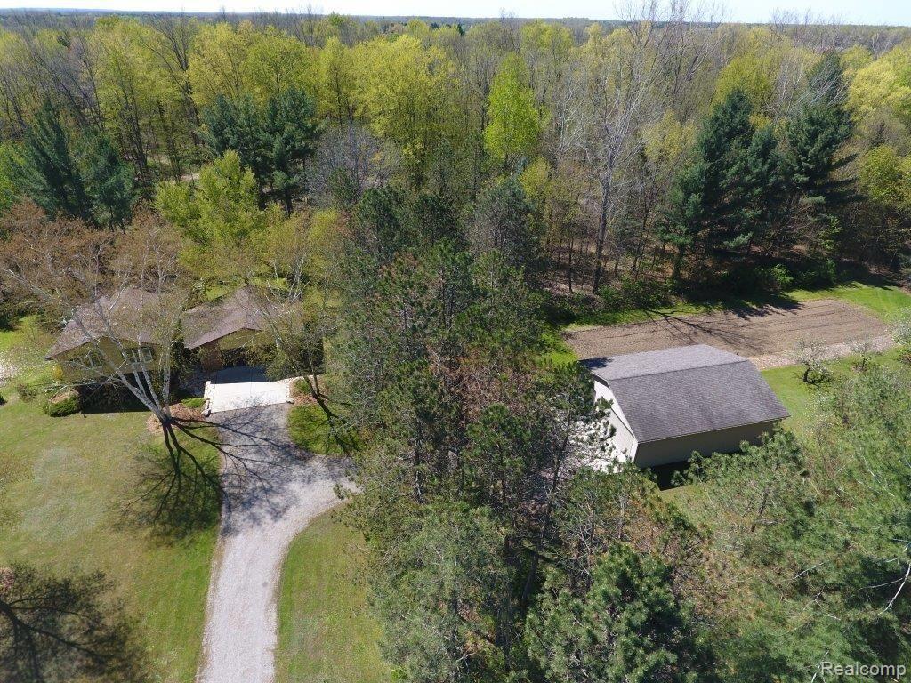 230 East Millington Road Fostoria, MI 48435 - Photo 7 of 42 IMG_2830.JPG
