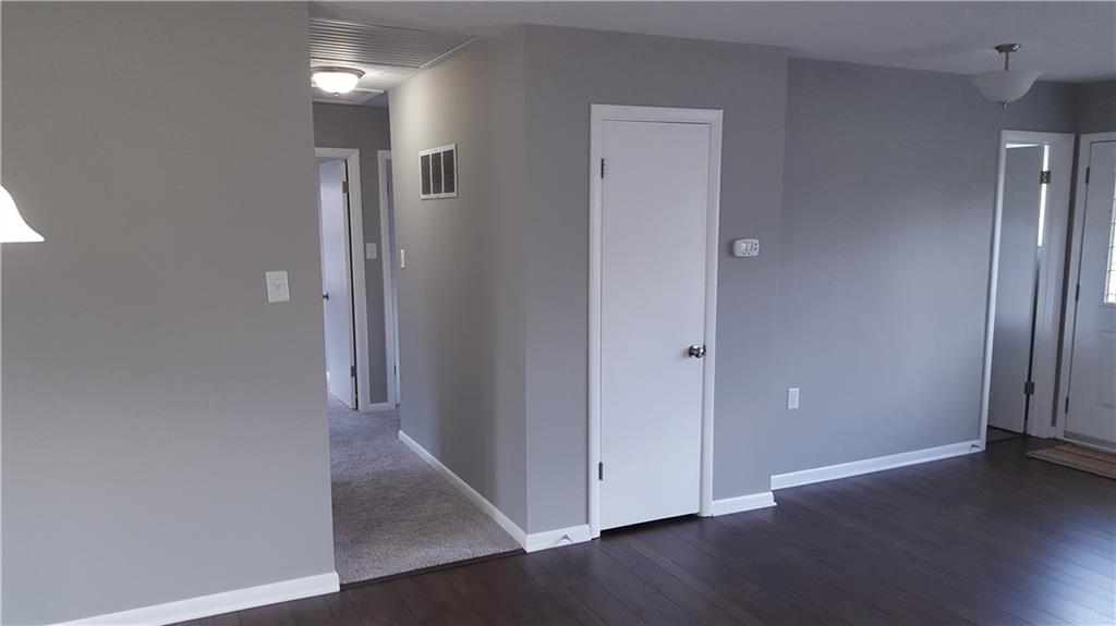 9232 Warwick Road Indianapolis, IN 46240 - Photo 5 of 12 Gallery Image 5