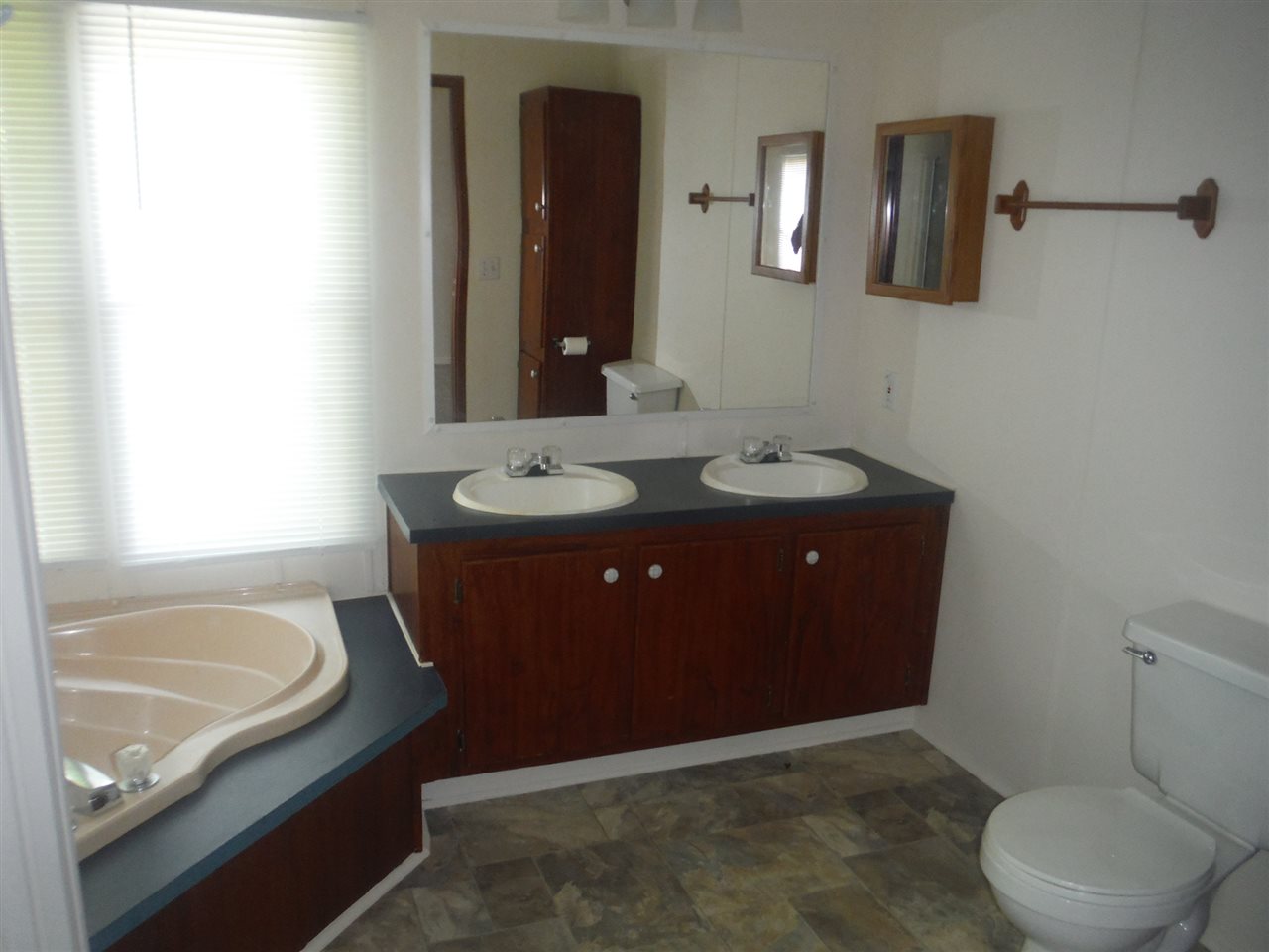 33015 Gilley Road Lillian, AL 36549 - Photo 17 of 44 Master bathroom