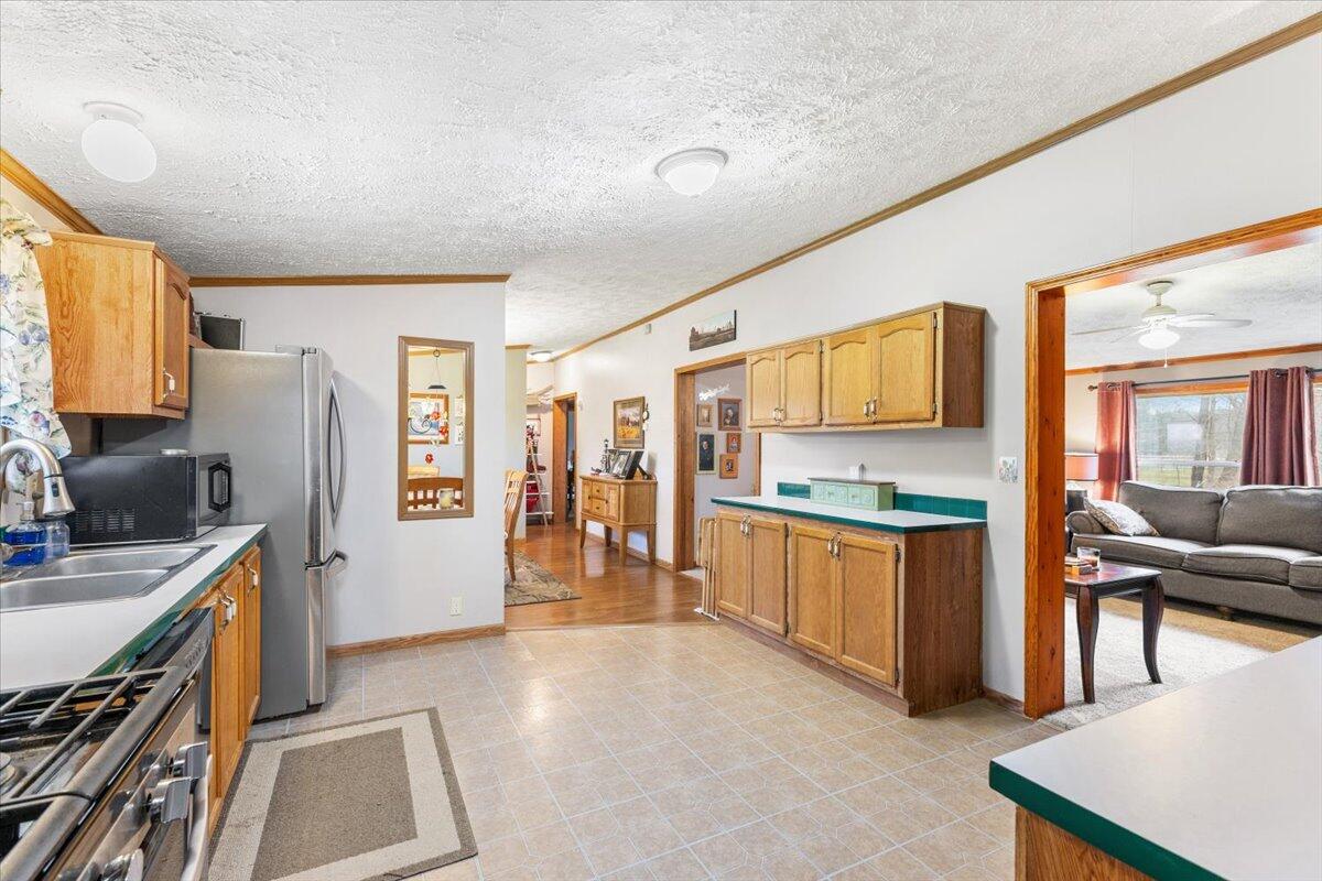 4321 Lone Tree Road Milford, MI 48380 - Photo 17 of 38 24-4321 Lonetree INT-36