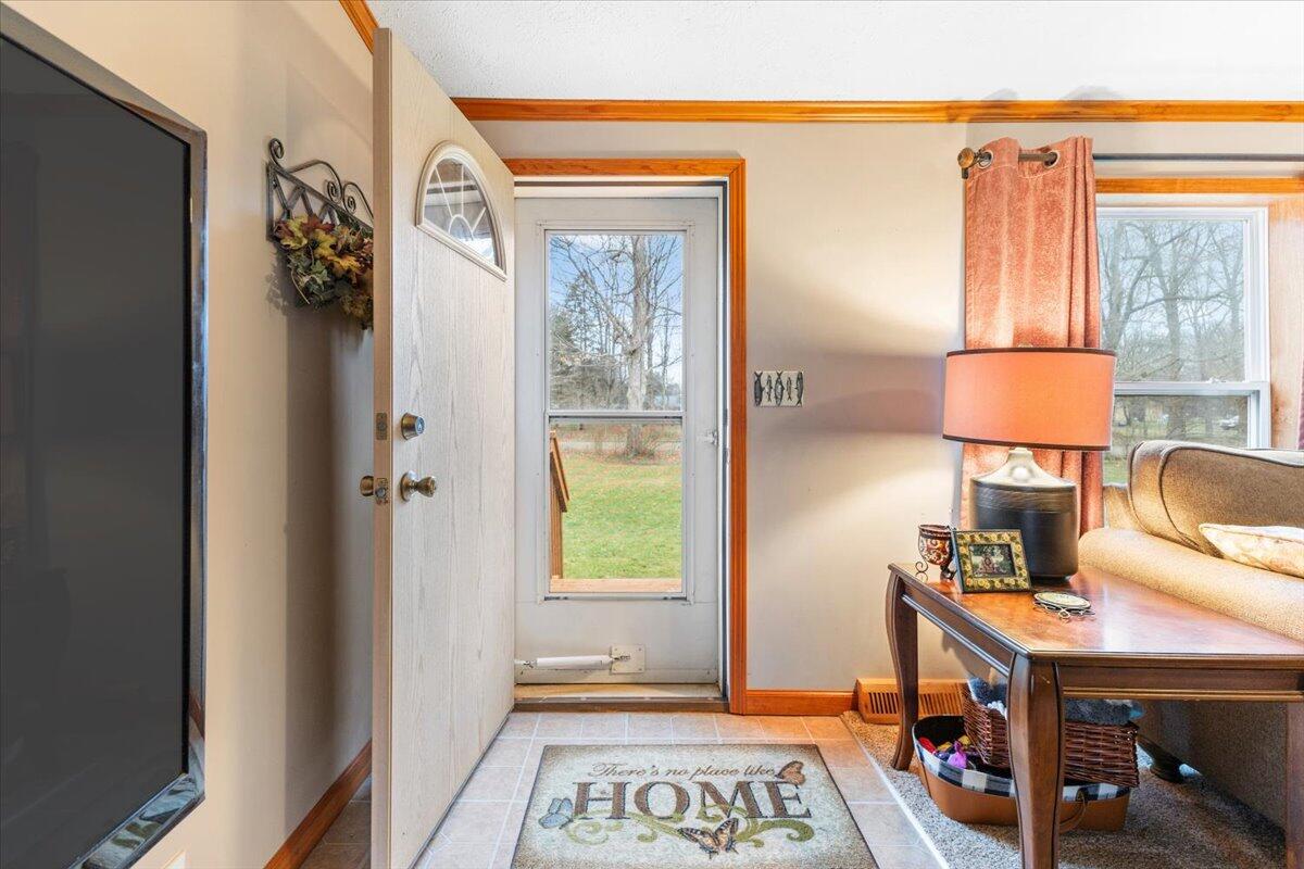 4321 Lone Tree Road Milford, MI 48380 - Photo 6 of 38 13-4321 Lonetree INT-3