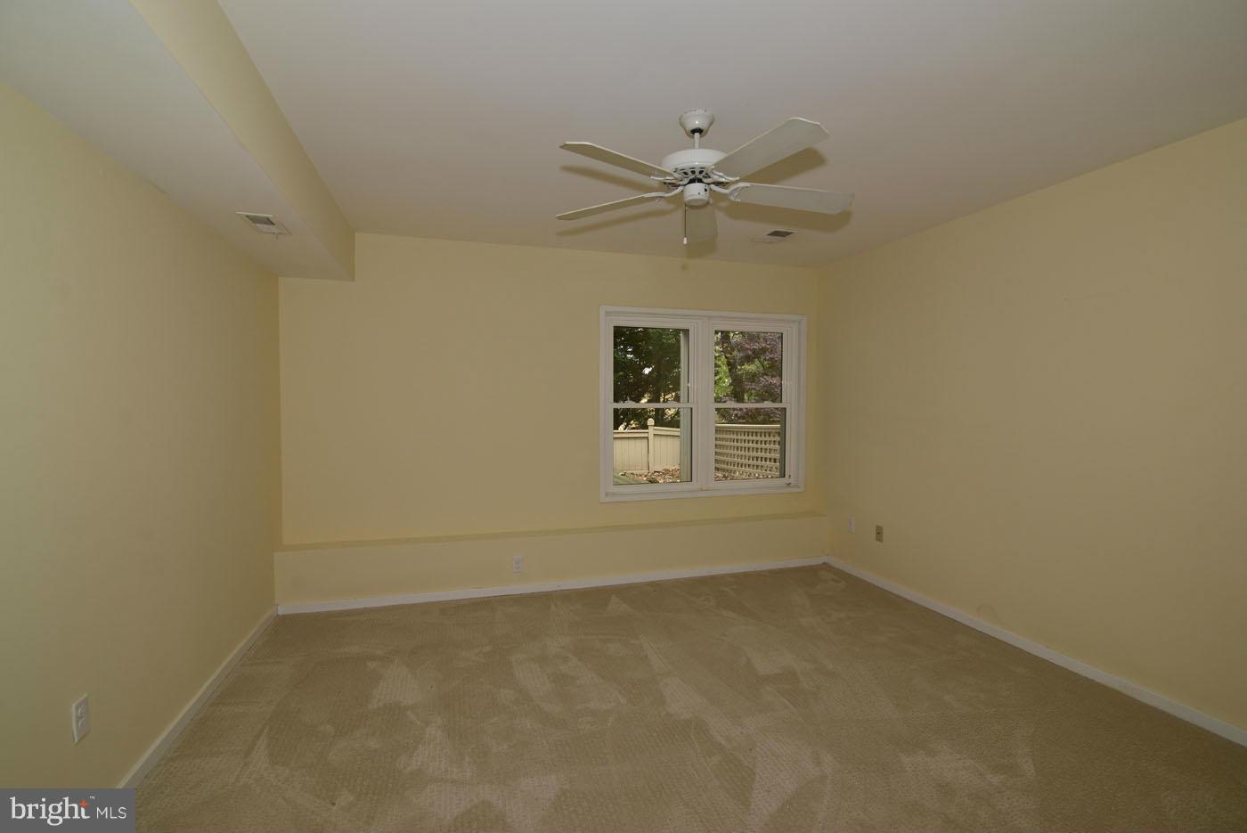 2040 Beacon Place Reston, VA 20191 - Photo 18 of 30 an empty room with a window