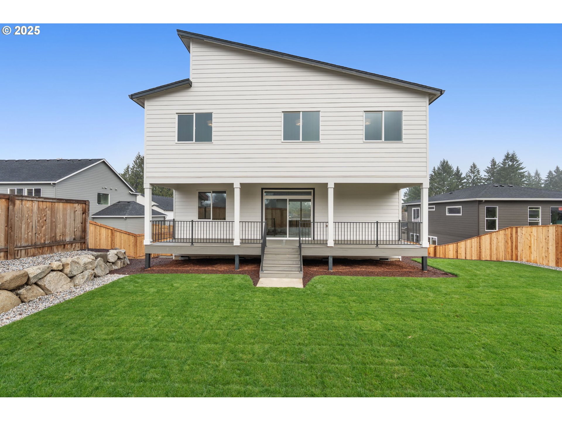 1105 Northwest 111th Circle Vancouver, WA 98685 - Photo 42 of 48 a front view of house with yard