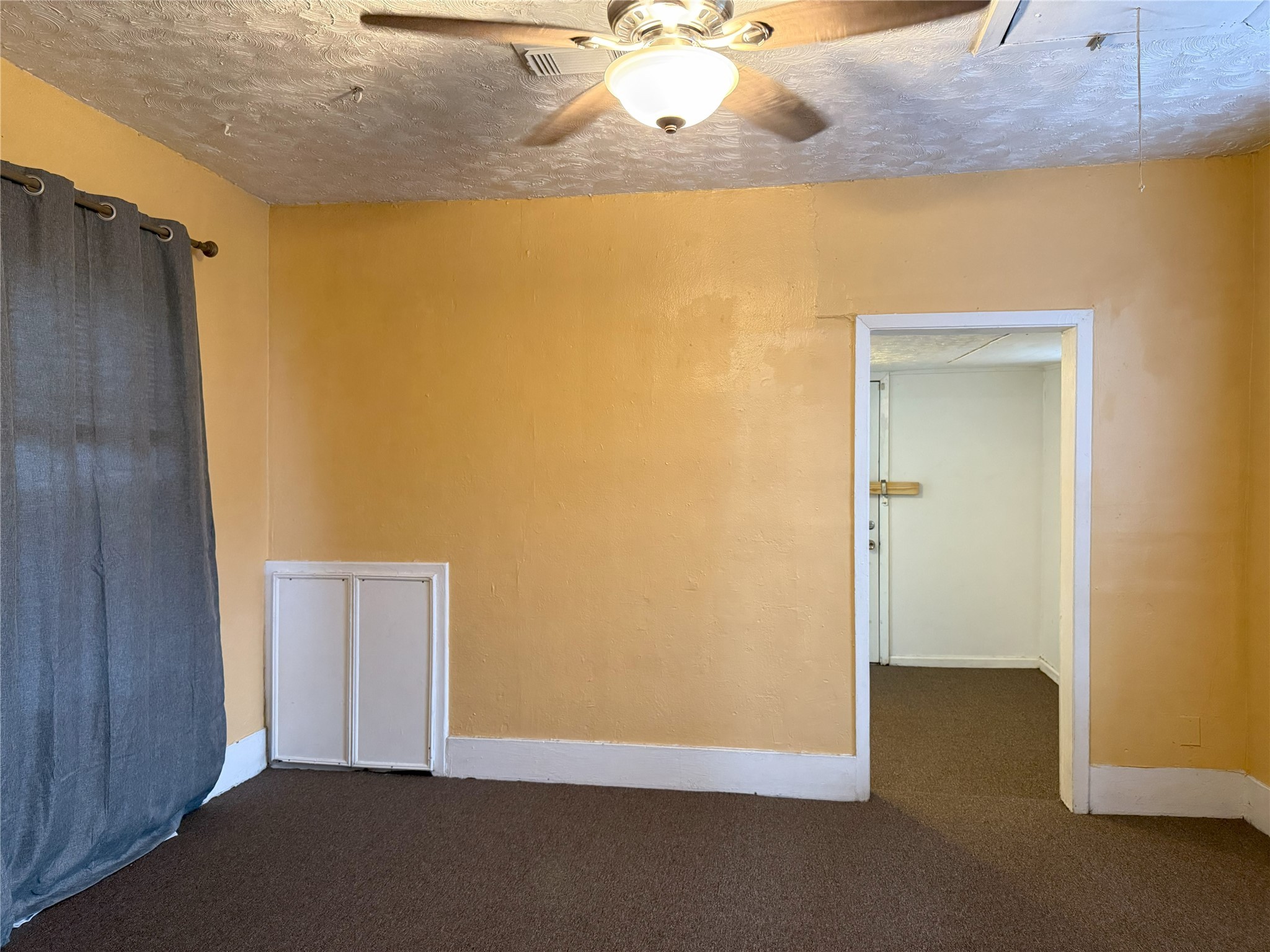 723 West 27th Street Houston, TX 77008 - Photo 11 of 22 a view of an empty room