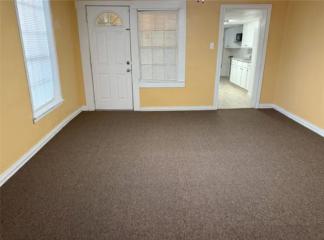 a view of empty room with window