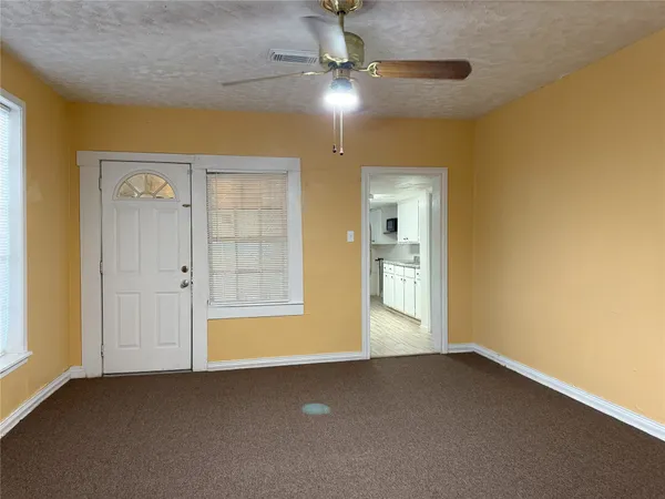 a view of empty room with window