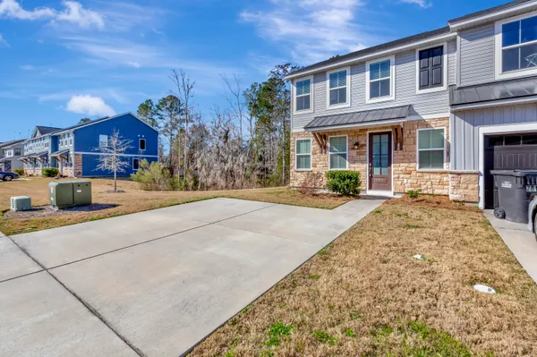 $2,275 | 7811 Park Gate Drive, North Charleston, SC 29418