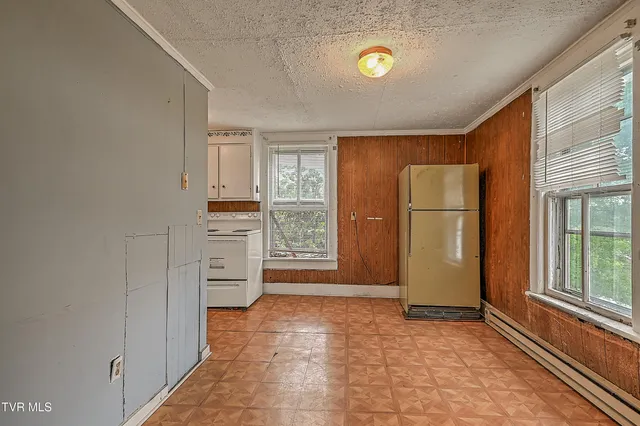 $89,900 | 1009 Massachusetts Avenue, Bristol, VA 24201