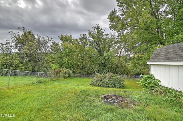 $89,900 | 1009 Massachusetts Avenue, Bristol, VA 24201