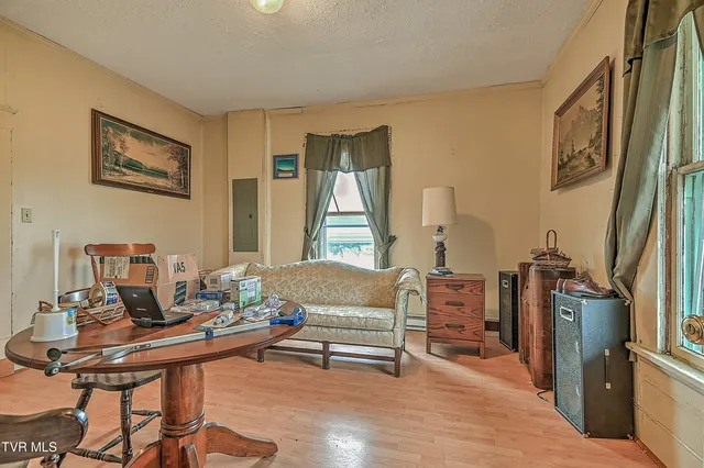 $89,900 | 1009 Massachusetts Avenue, Bristol, VA 24201