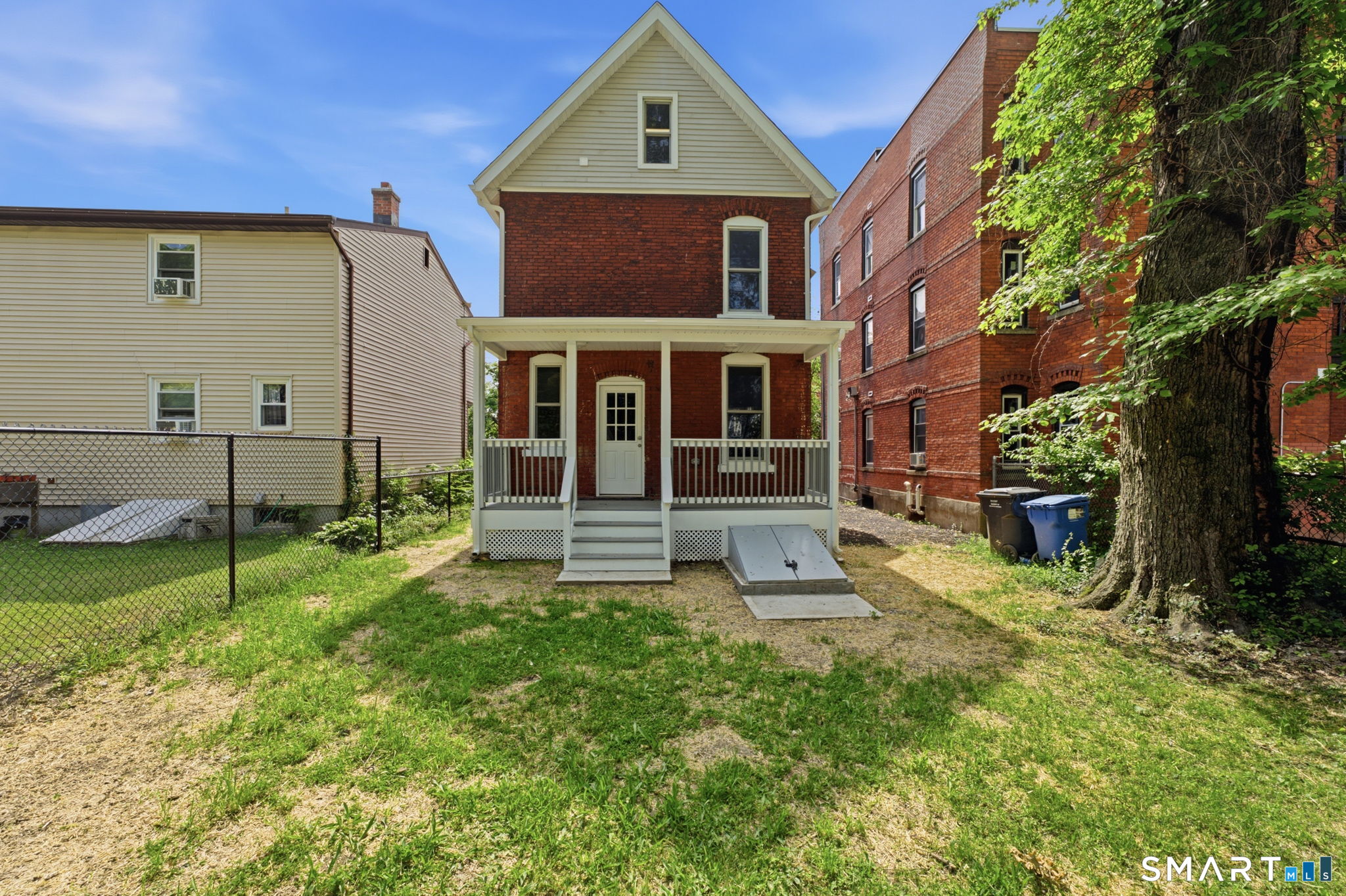 41 Center Street Hartford, CT 06120 - Photo 35 of 38