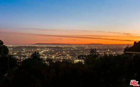 $3,000,000 | 1790 Viewmont Drive, Los Angeles, CA 90069