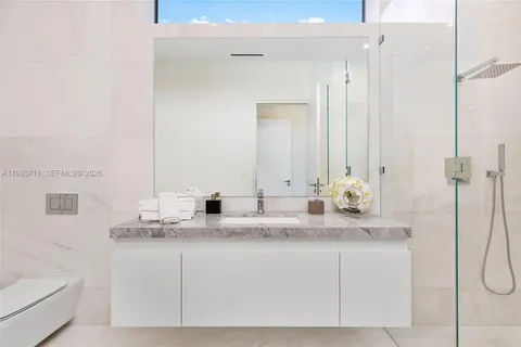 $29,995,000 | 2560 Del Lago Drive, Fort Lauderdale, FL 33316