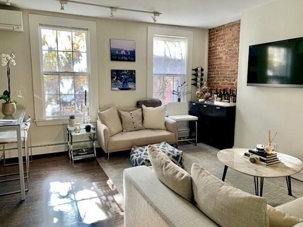 40 Lawrence Street, Unit 3 Boston, MA 02116 - Photo 2 of 9