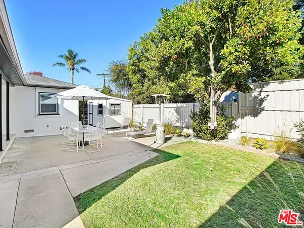 $7,490 | 7425 West 88th Place, Los Angeles, CA 90045