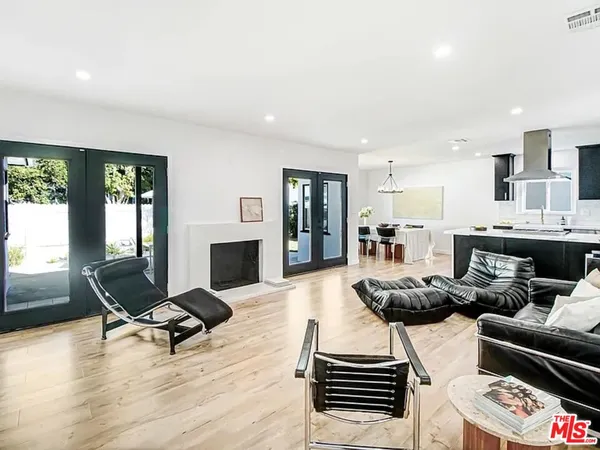 $7,490 | 7425 West 88th Place, Los Angeles, CA 90045