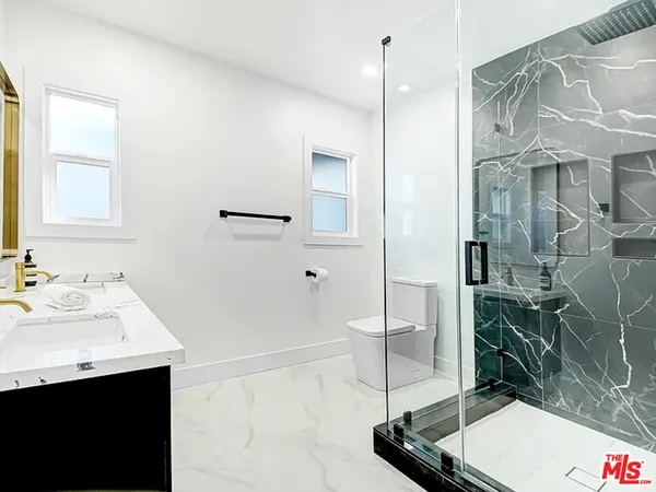 $7,490 | 7425 West 88th Place, Los Angeles, CA 90045