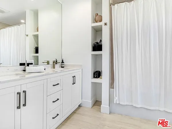 $7,490 | 7425 West 88th Place, Los Angeles, CA 90045