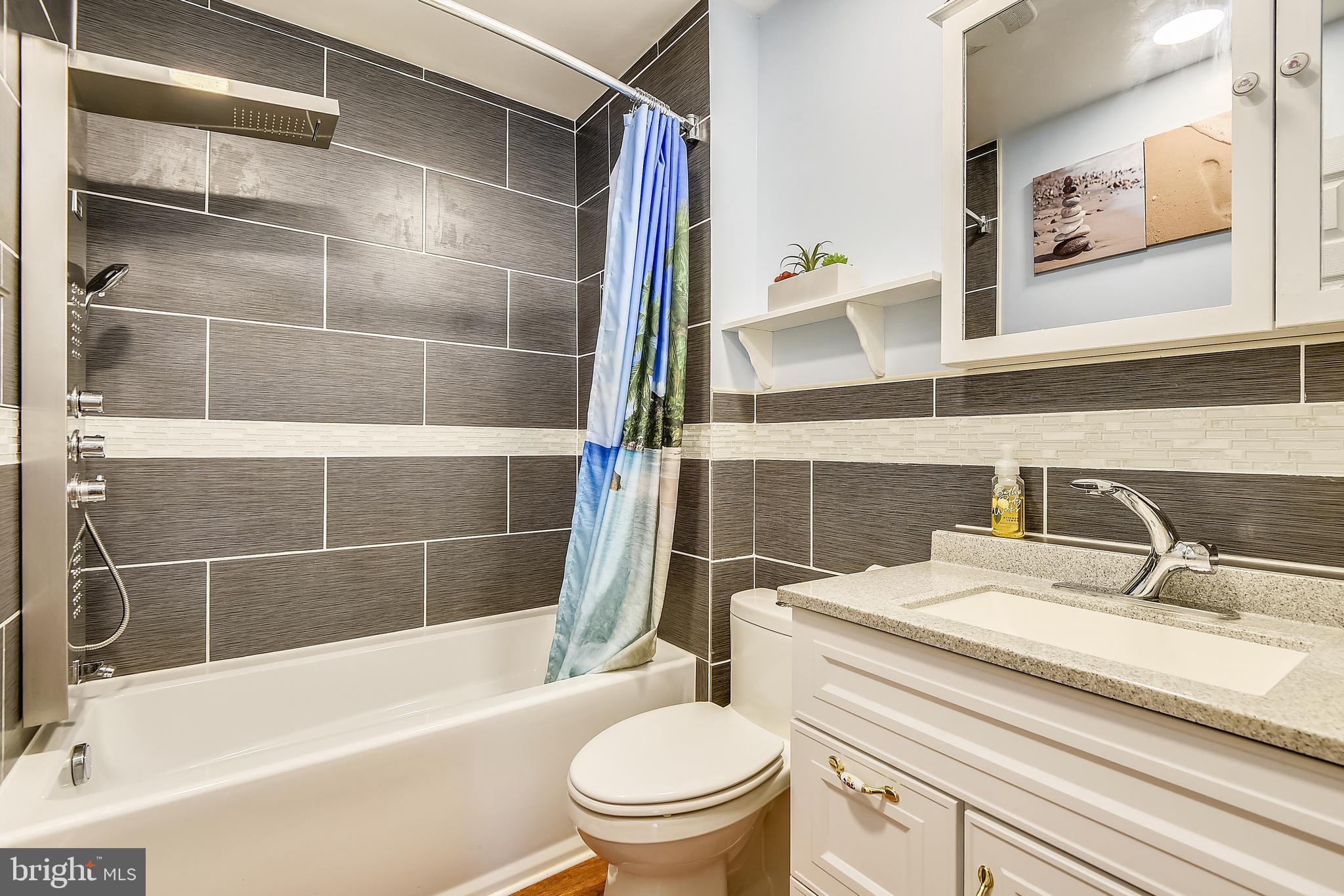 11 Bar Harbor Road Pasadena, MD 21122 - Photo 11 of 27 Upper level Bathroom