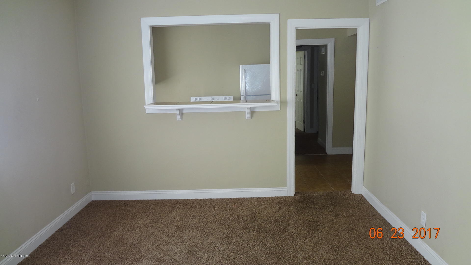 3337 Post Street, Unit 2 Jacksonville, FL 32205 - Photo 5 of 7 view of a small space