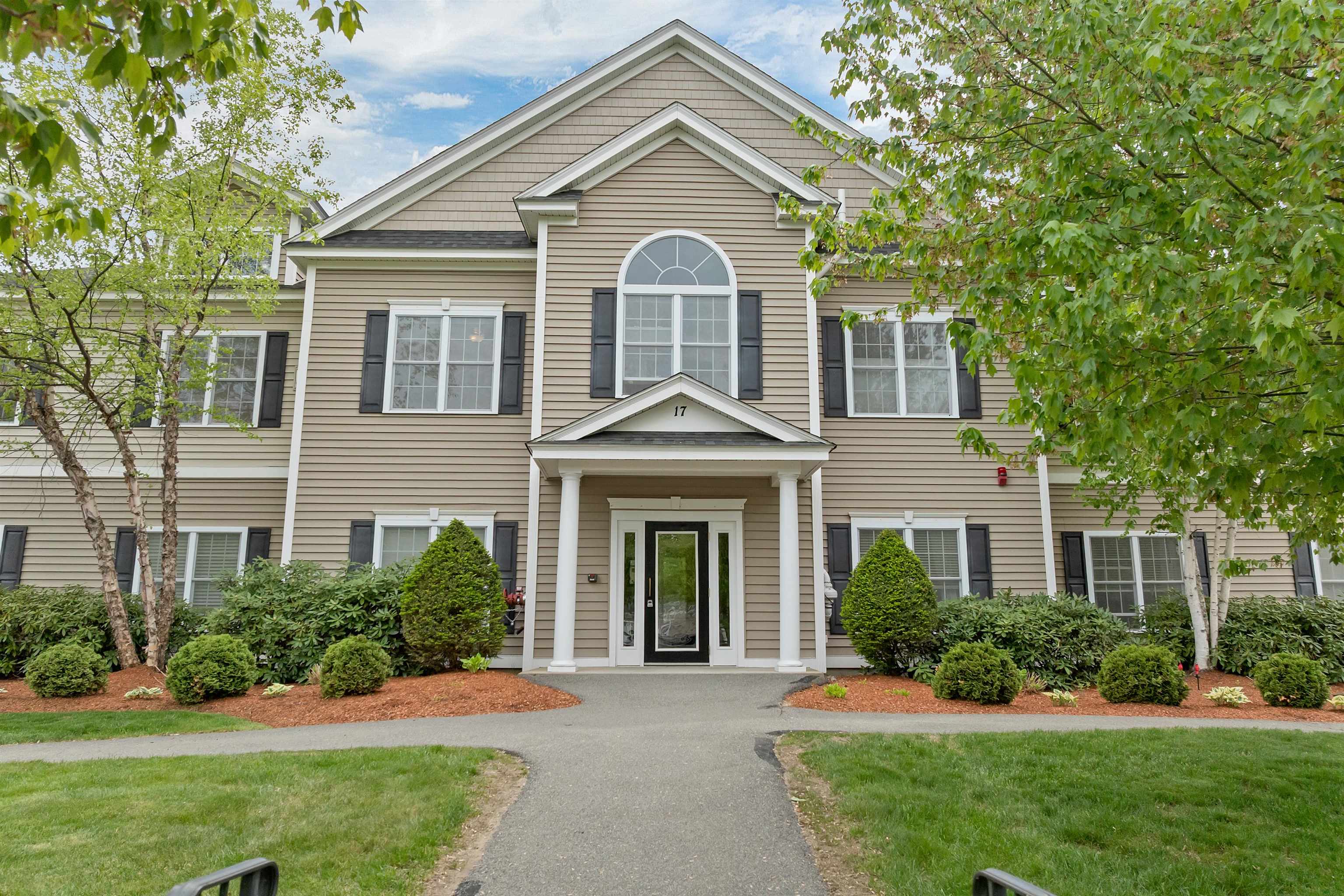 17 Roundabout Way, Unit 5 Manchester, NH 03102 - Photo 1 of 57