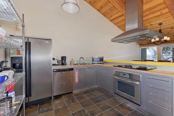 $819,000 | 3199 Chateau Road, Unit 22, Mammoth Lakes, CA 93546
