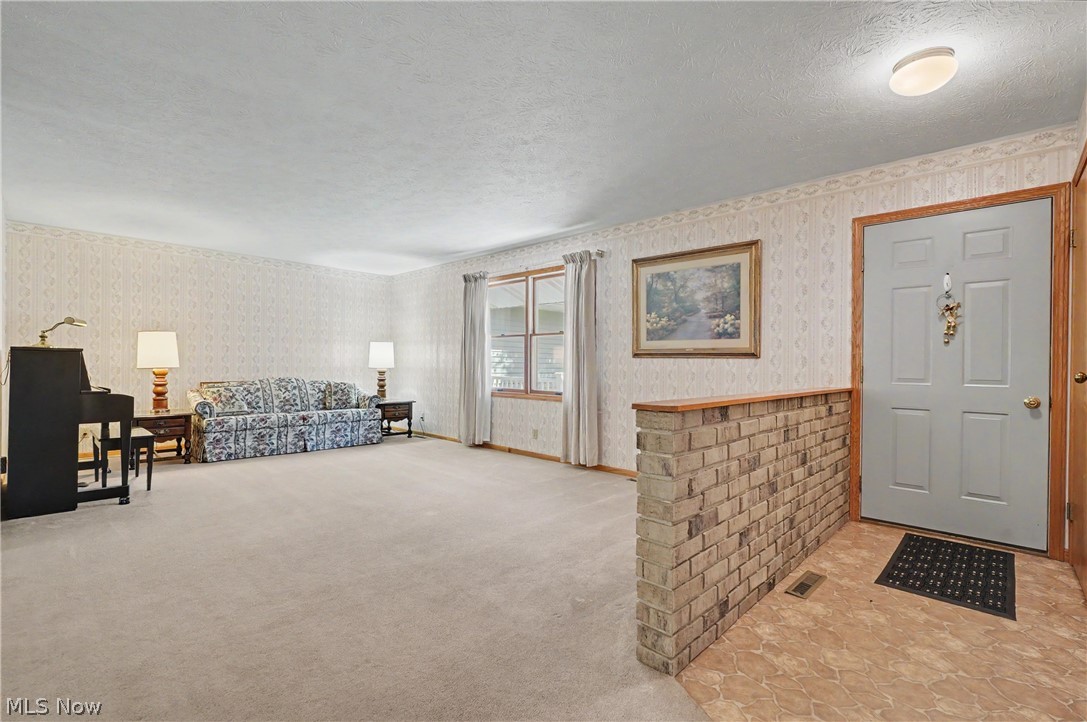 778 Sugar Road Akron, OH 44321 - Photo 2 of 38 Gallery Image 2