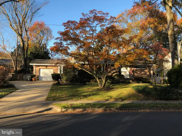 $3,850 | 6910 Park Terrace Drive, Alexandria, VA 22307