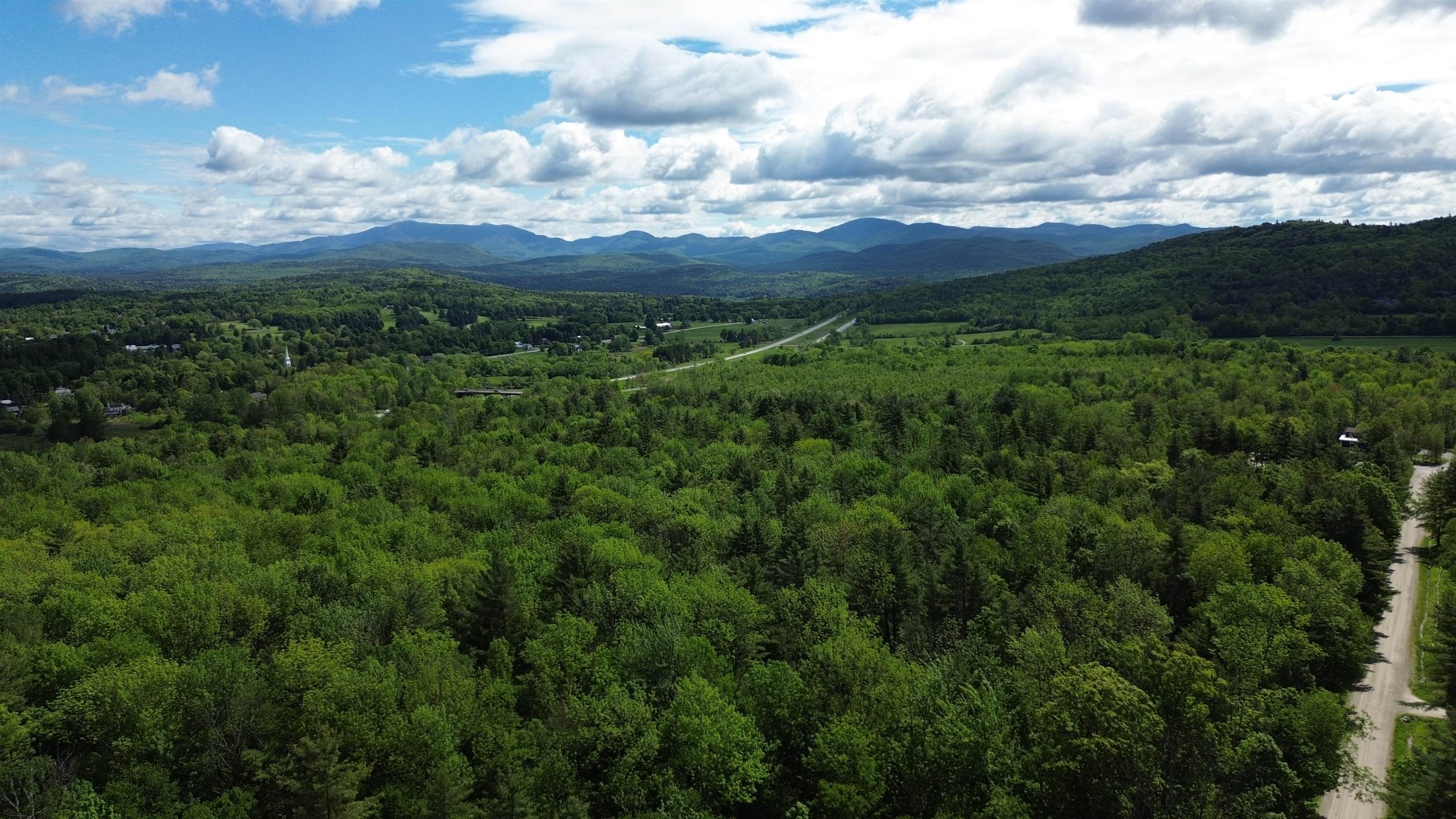 450 Oak Hill Road Williston, VT 05495 - Photo 4 of 16