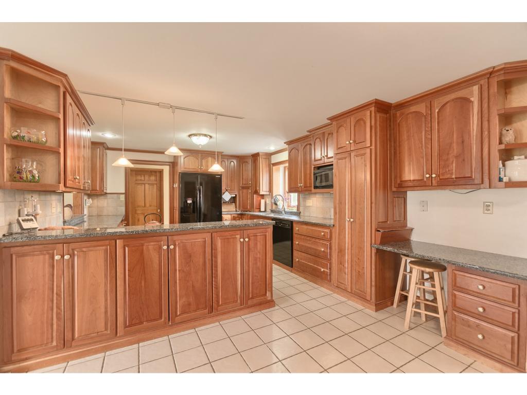 353 Exeter Road Hampton Falls, NH 03844 - Photo 8 of 25 Gallery Image 8