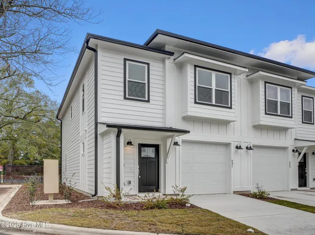 $345,000 | 241 Townhome Lane, Unit 241, Southern Pines, NC 28387