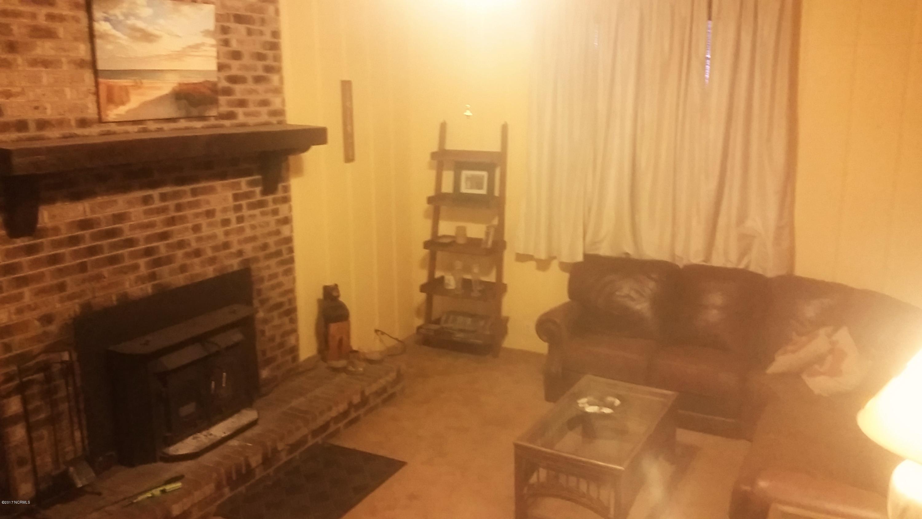 6443 Funston Road Southeast Winnabow, NC 28479 - Photo 15 of 25 Family Room
