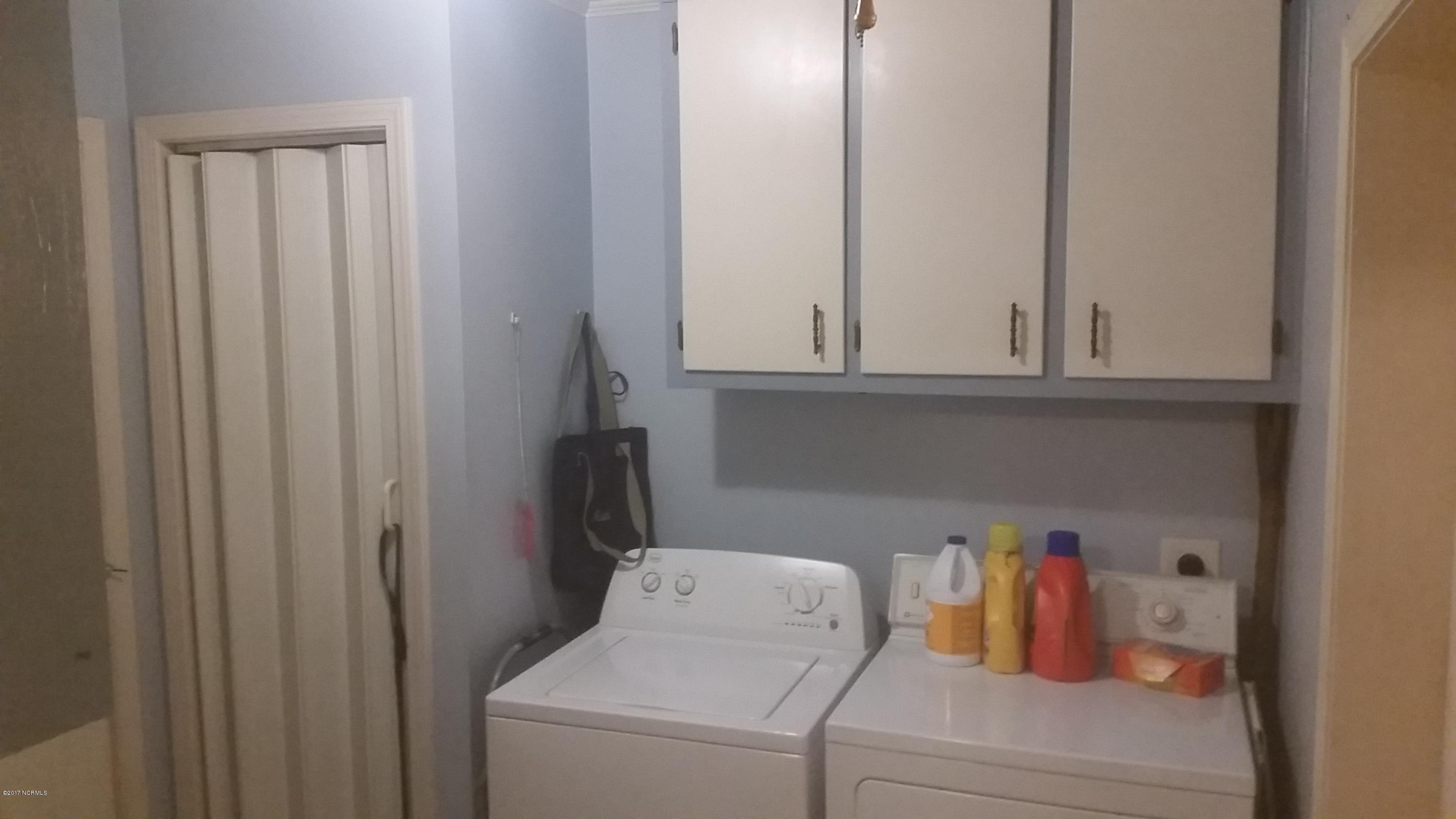 6443 Funston Road Southeast Winnabow, NC 28479 - Photo 16 of 25 Laundry room