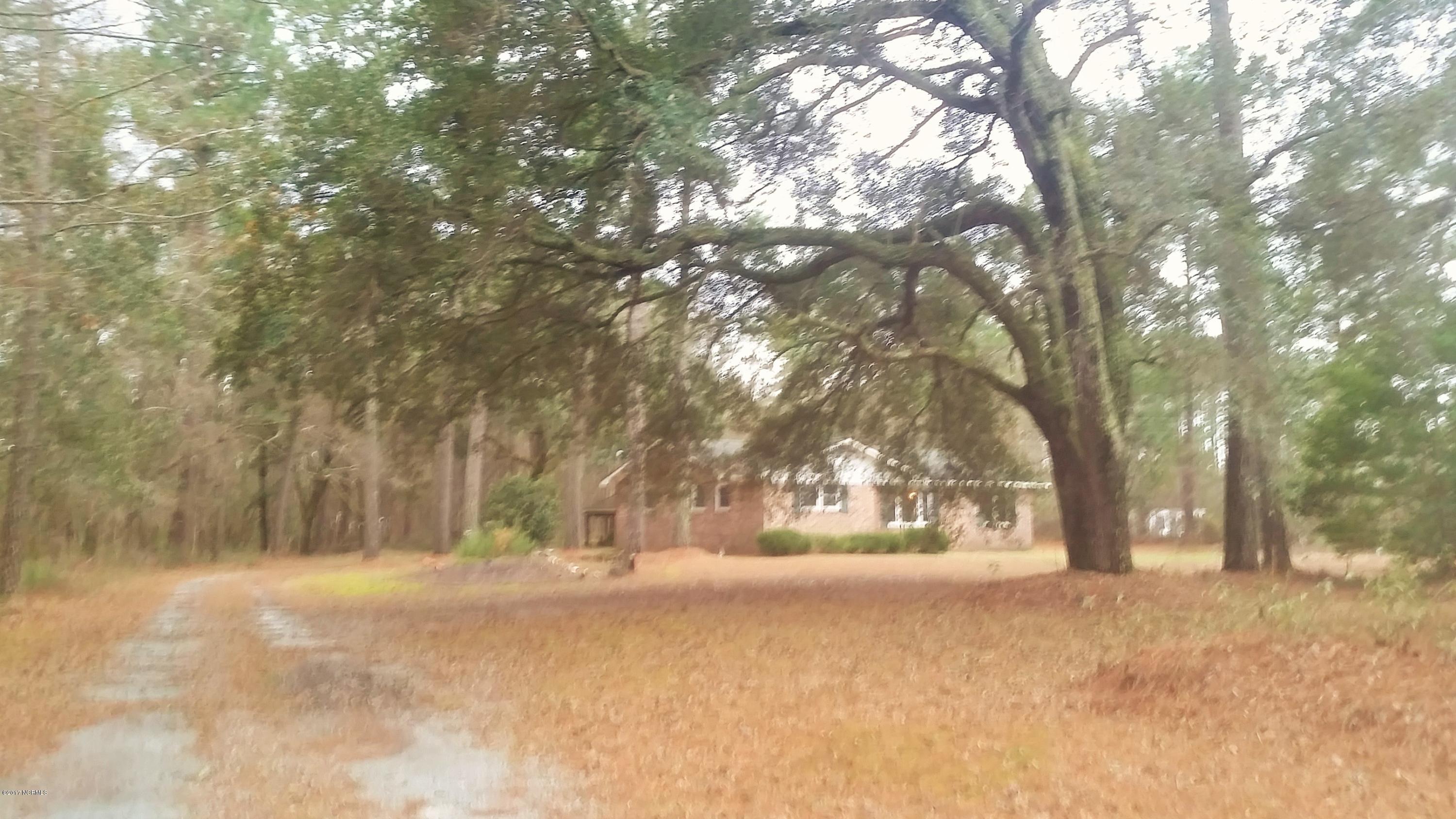 6443 Funston Road Southeast Winnabow, NC 28479 - Photo 19 of 25 Driveway to house